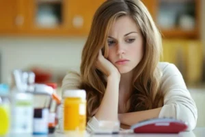 VITAMIN D, VITAMIN B12 AND IRON Causes, Symptoms, Deficiency, Treatment and Dietary Sources (1)